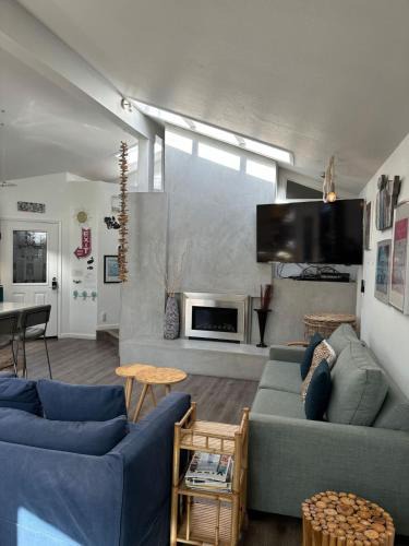 Rio del Mar House | 2 bedroom bungalow with hot tub