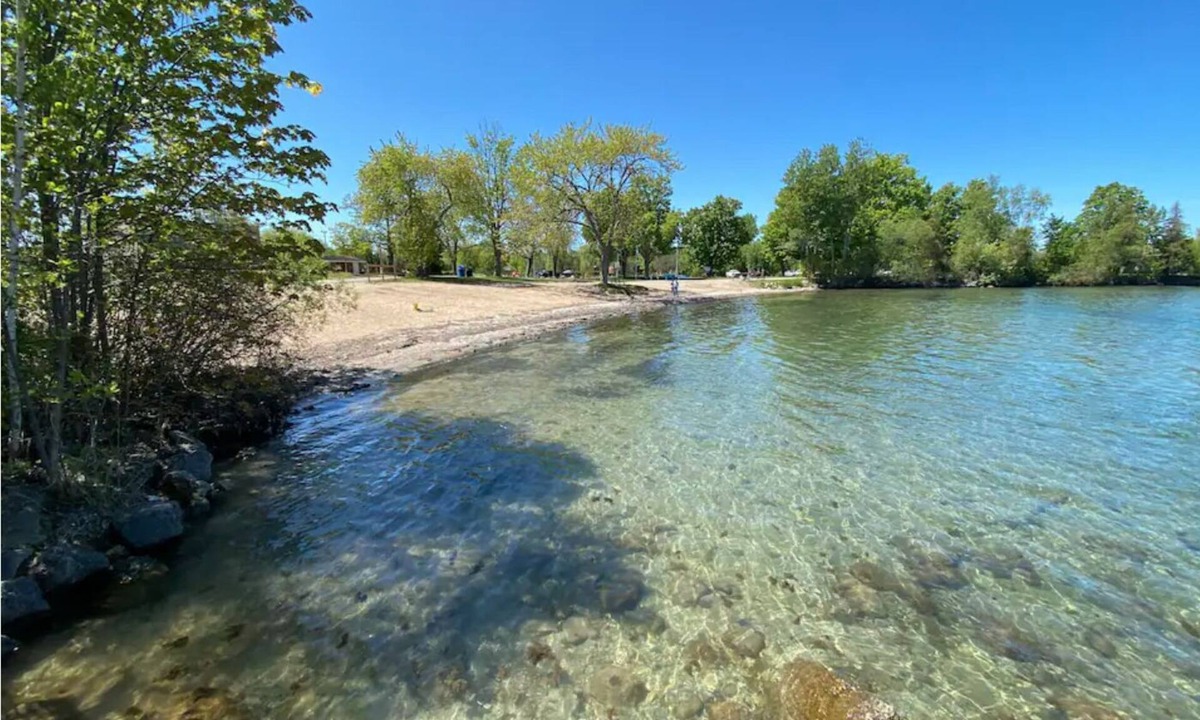 Alcona Cabin | 2 Bedroom Cabin Across Lake Simcoe