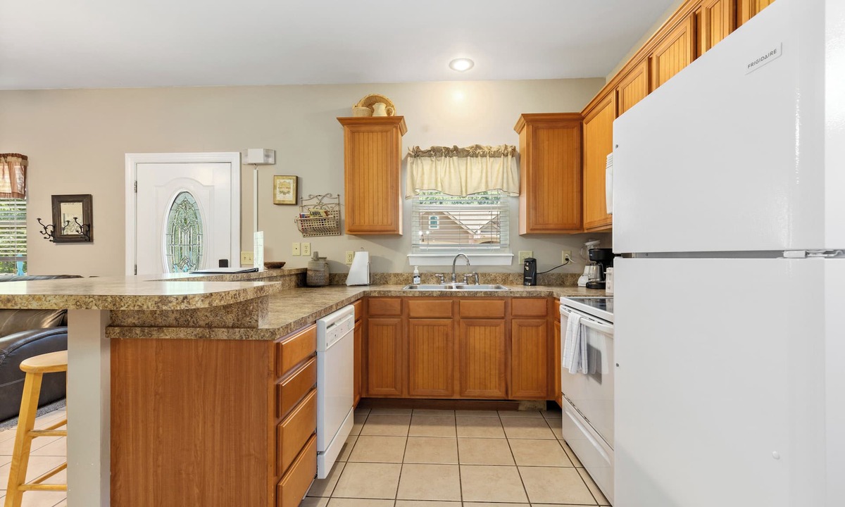 Grove Cabin | 2-Bedroom Cabin at Waterfront Resort with Pool and Boat Slip Access