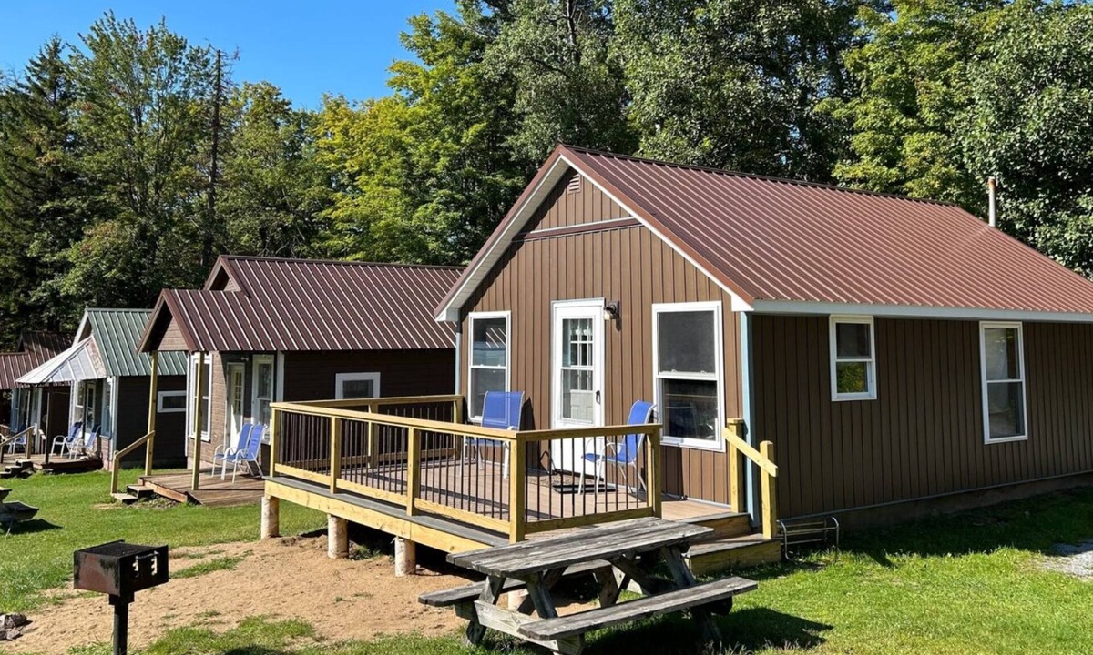 Town of Webb Cabin | 2 Bedroom Cabin on 4th Lake @ Eagle Bay Village
