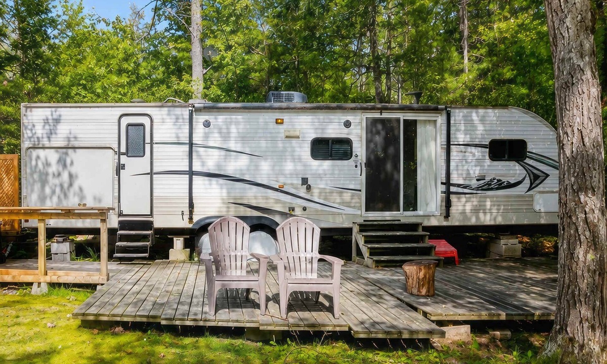 Carling House | 2-bedroom Camper Trailer Cottage #2
