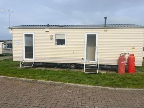 Leysdown-on-Sea Apartment | 2 Bedroom Caravan Stay, Central Beach, Leysdown