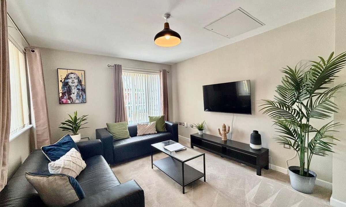 Telford Apartment | 2 Bedroom Central Apartment