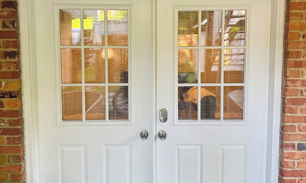 Paw Creek House | 2 Bedroom Charming Charlotte Suit