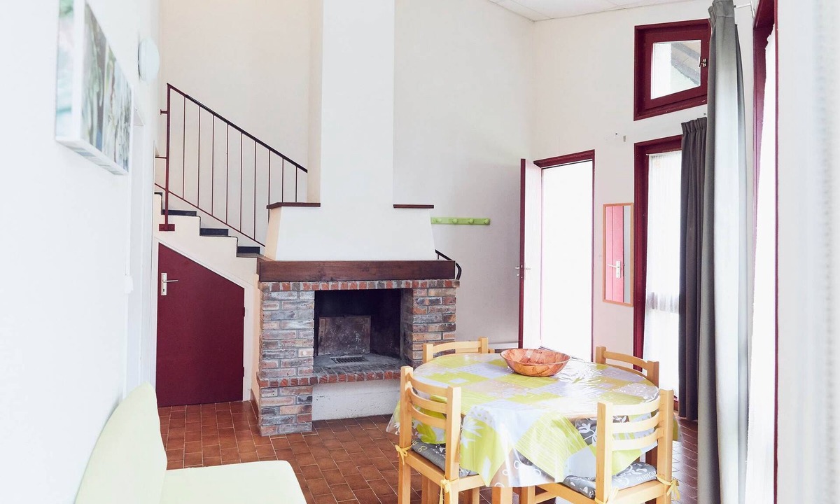 La Chapelle-Geneste Apartment | 2 Bedroom Cottage - Garden View