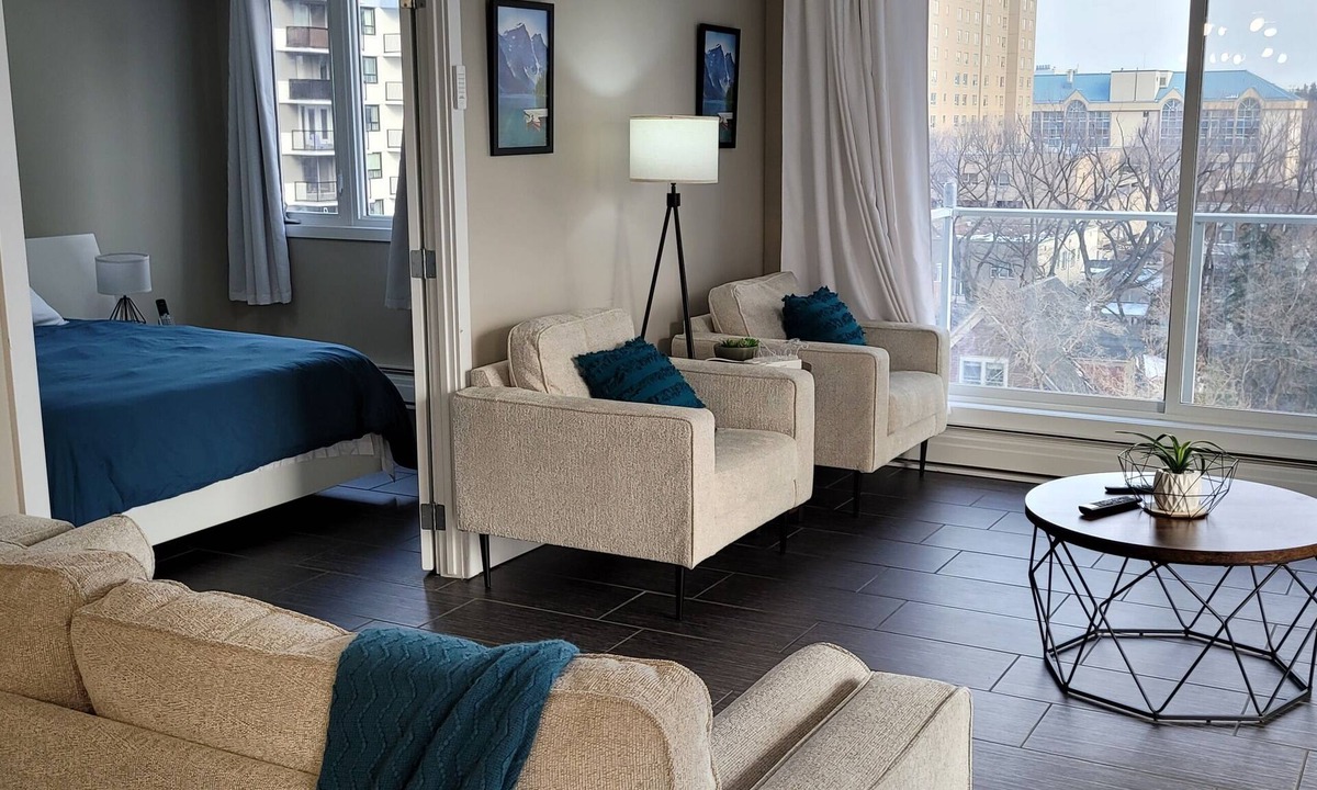 Saskatoon Downtown Condo | 2 Bedroom Condo, Close to River, Hospitals, University, Shopping- Free Parking