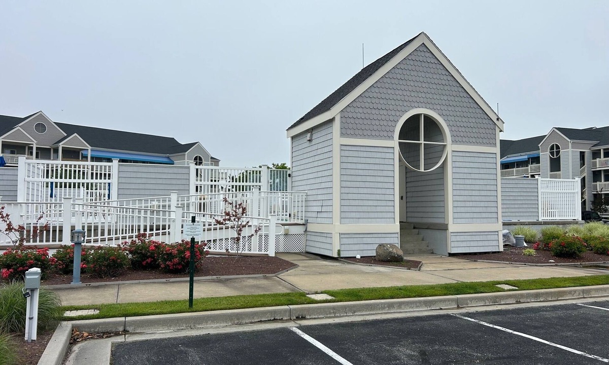 Heron Harbour Isle Condo | 2-bedroom condo on the Island at Hidden Harbour in Ocean City, MD-sleeps 6