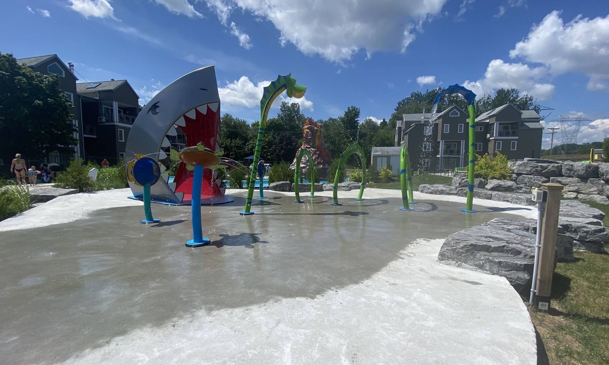 Beaupre Condo | 2 bedroom condo with water park, spa and gym!