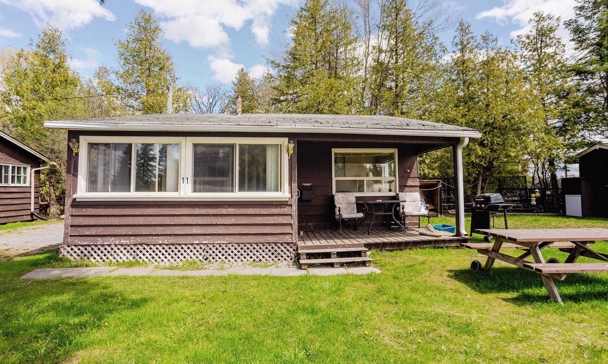 Bobcaygeon House | 2-Bedroom Cottage #11 - Ambleside