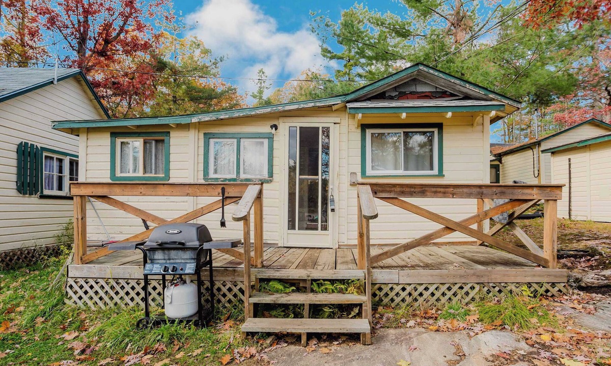 Gravenhurst Cabin | 2-Bedroom Cottage #5 - Lodgepole Pine