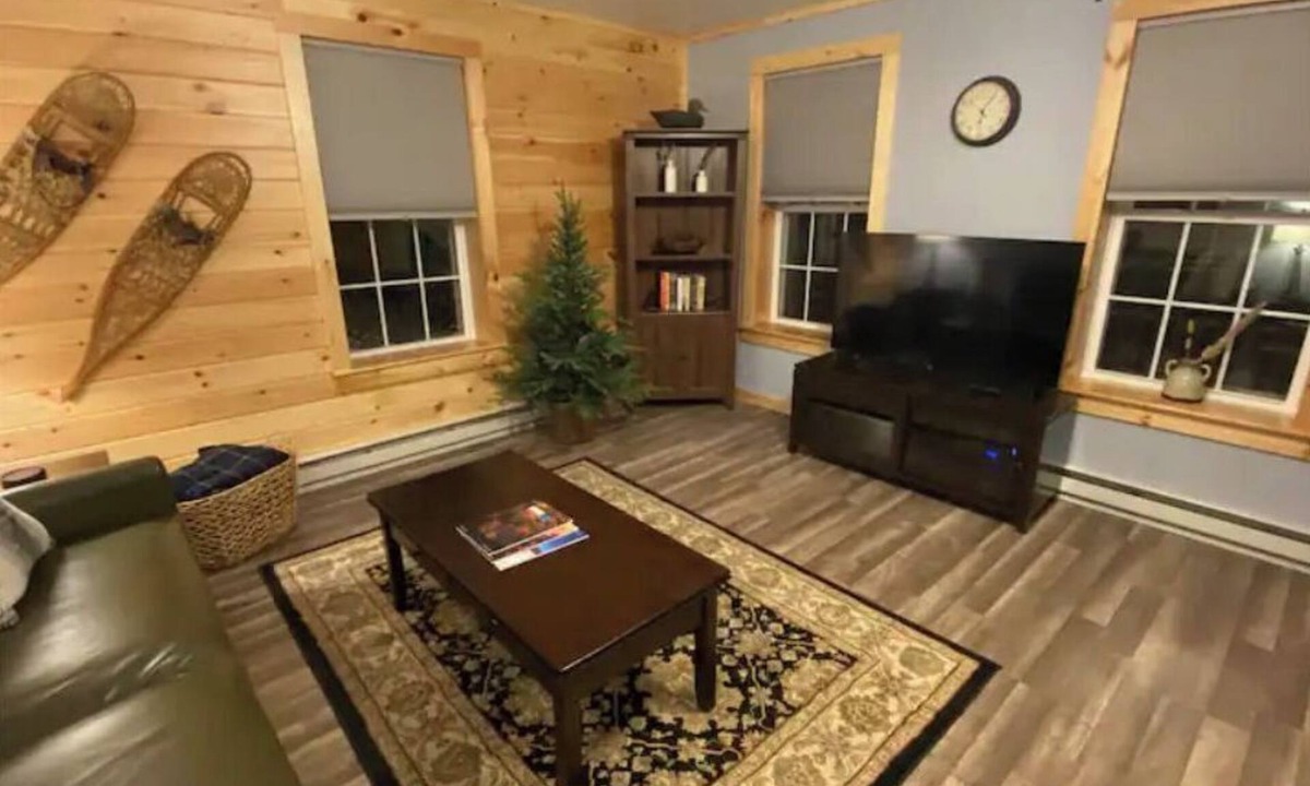 Tupper Lake House | 2 Bedroom Cottage - Adirondack Basecamp