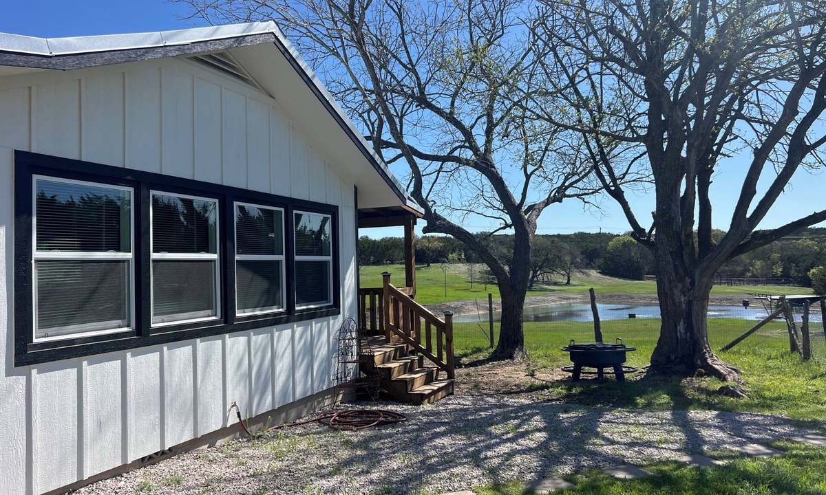 Burnet Cottage | 2-bedroom cottage in perfect Burnet with cool AC breeze