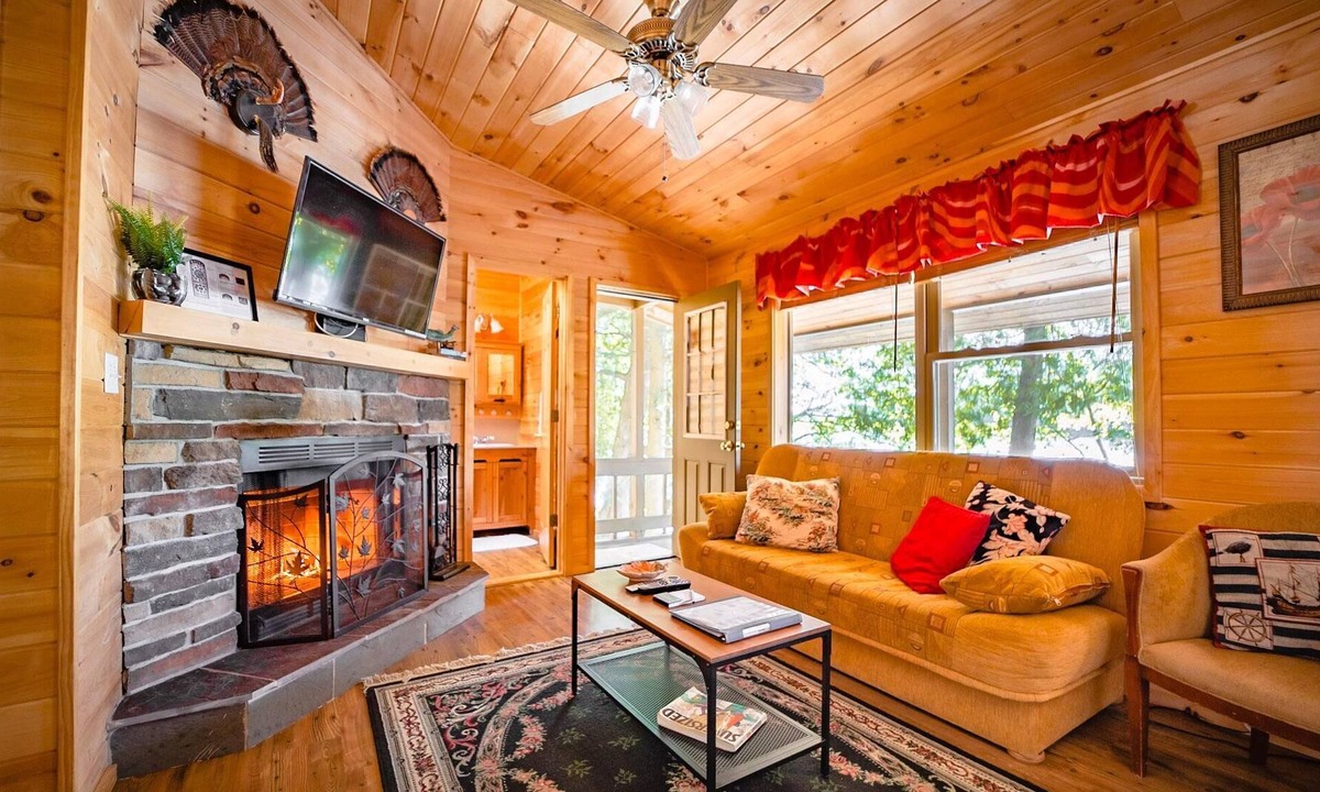 Long Lake Cottage | 2 Bedroom Cottage, sleeps 5