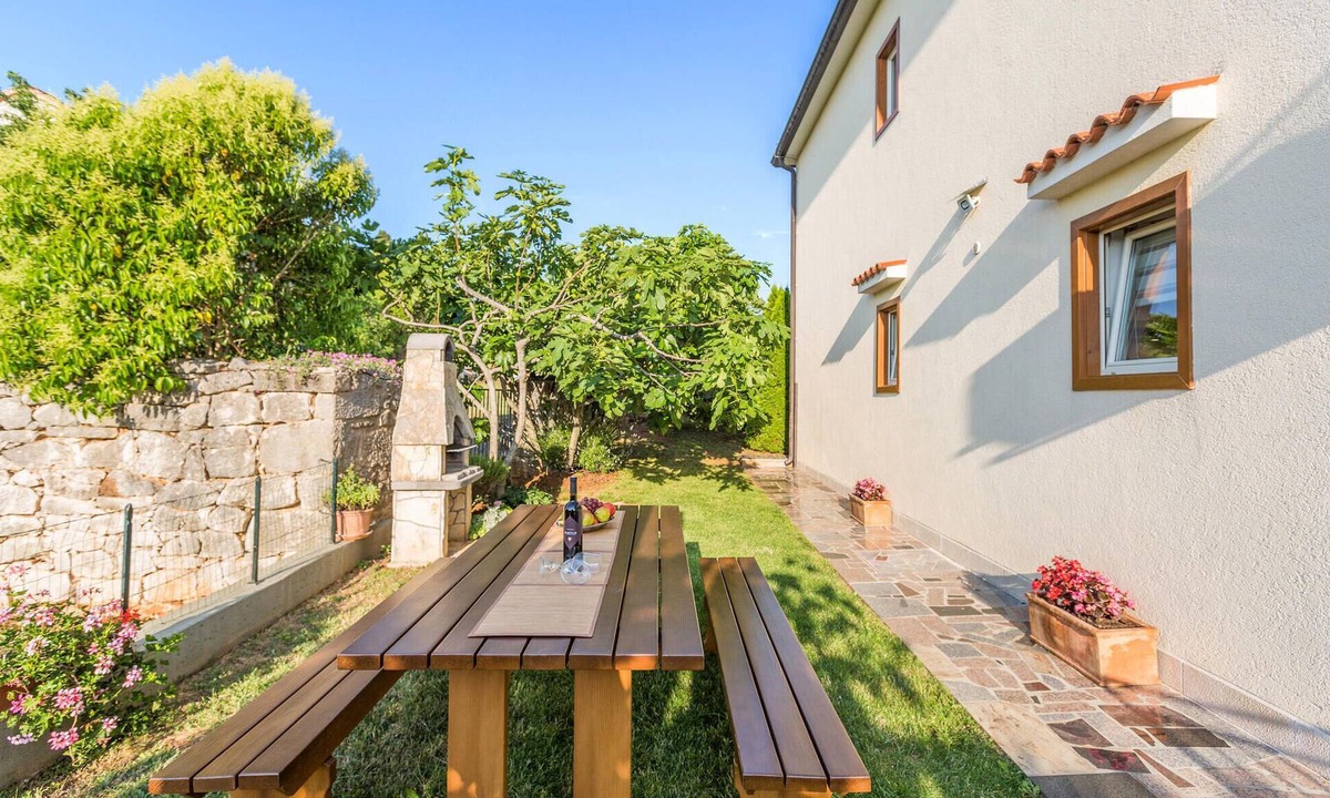 Radosi kod Zbandaja Apartment | 2 bedroom cozy apartment in Porec