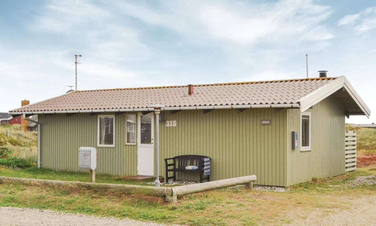 Bjerregard Strand House | 2 bedroom cozy home in Hvide Sande
