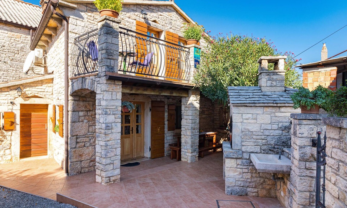 Modrusani House | 2 bedroom cozy home in Zminj