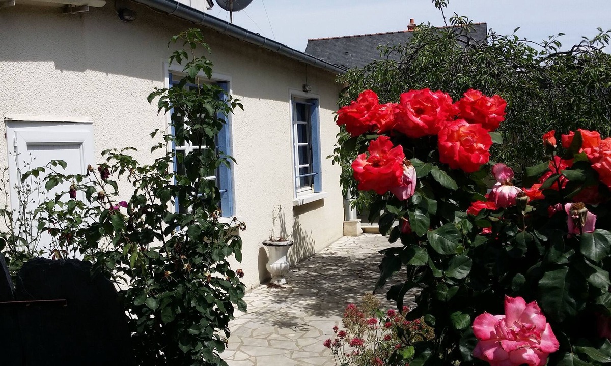 Les Ponts-de-Ce House | 2-bedroom detached house for 4 to 6 people