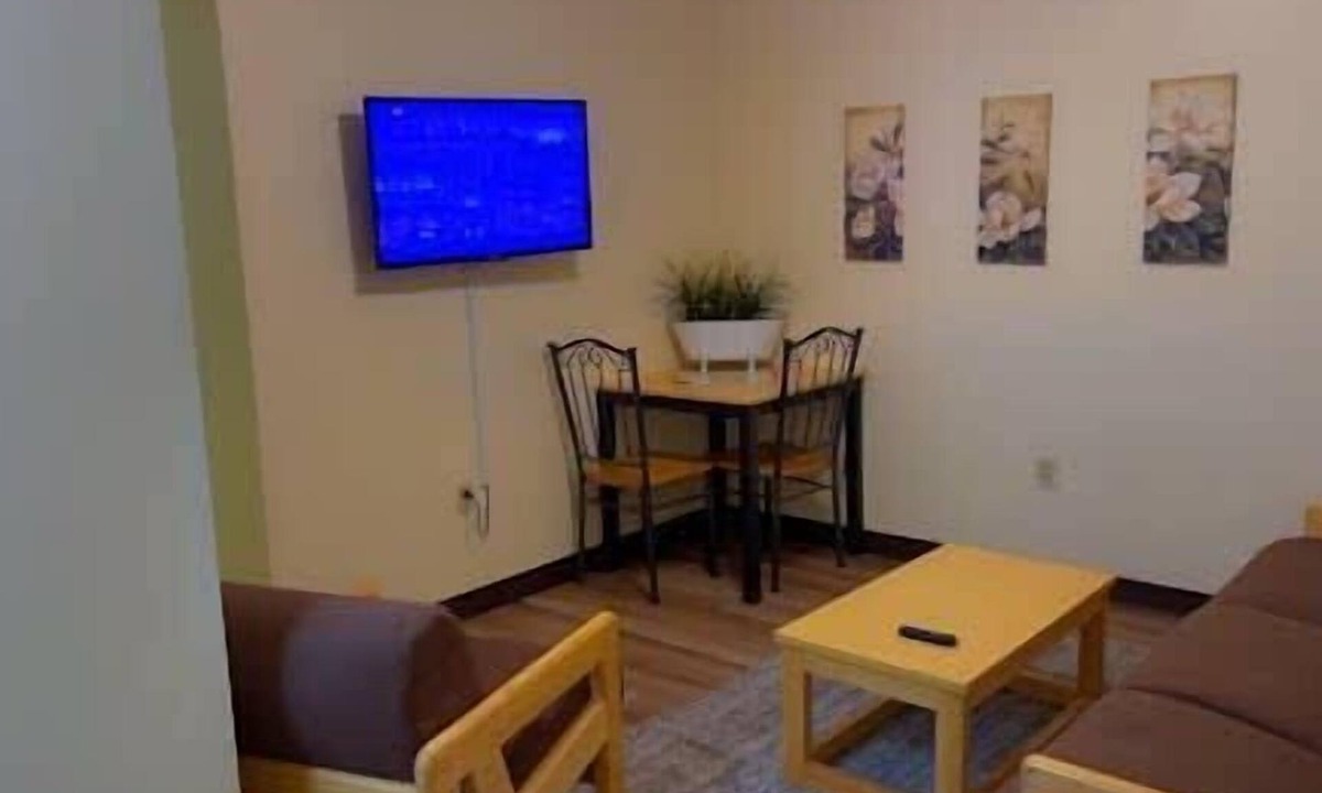 Downtown Pittsburgh Apartment | 2 Bedroom Downtown Apt | Walkable | Safe | Clean