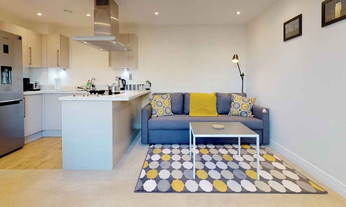 Welwyn Garden City Apartment | 2 bedroom entire flat and free parking