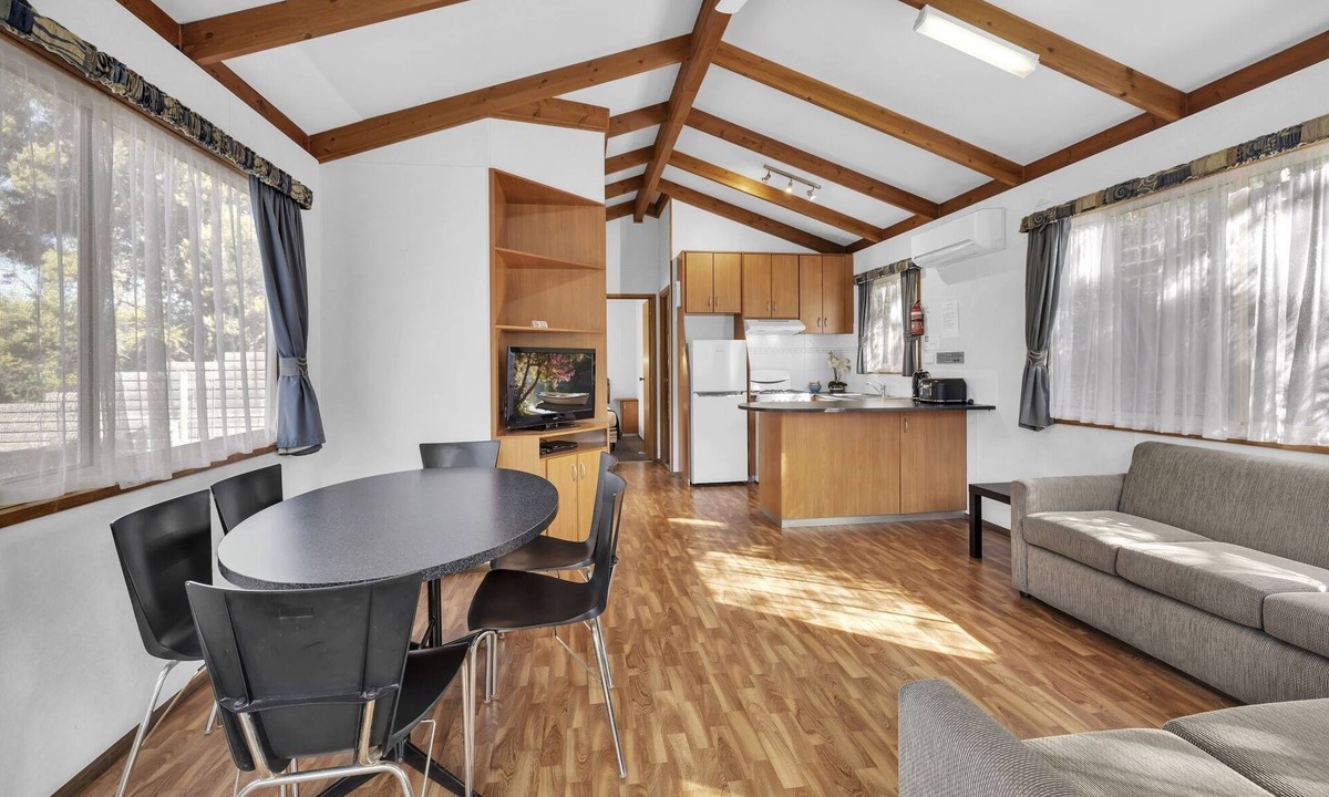 Metung Villa | 2 Bedroom Family Villa