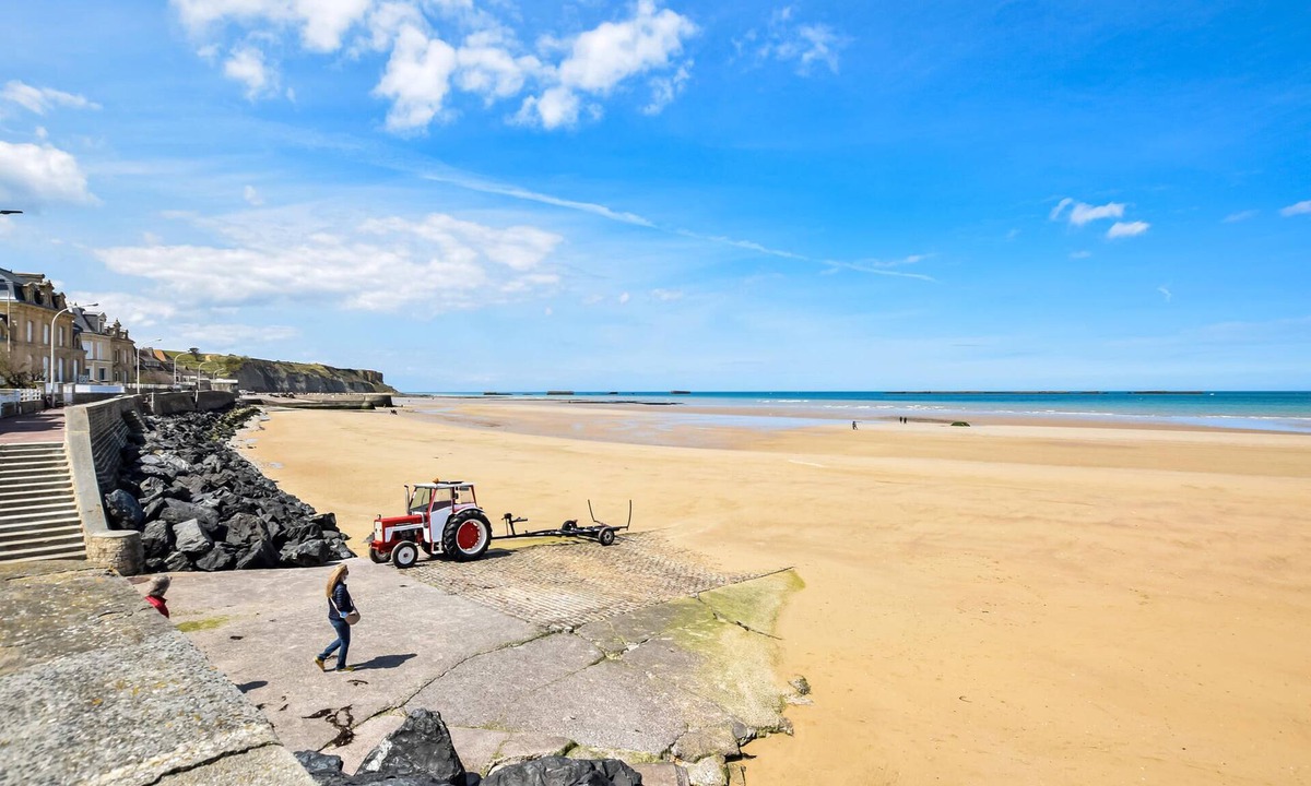 Arromanches-les-Bains House | 2 bedroom accommodation in Arromanches-les-Bains