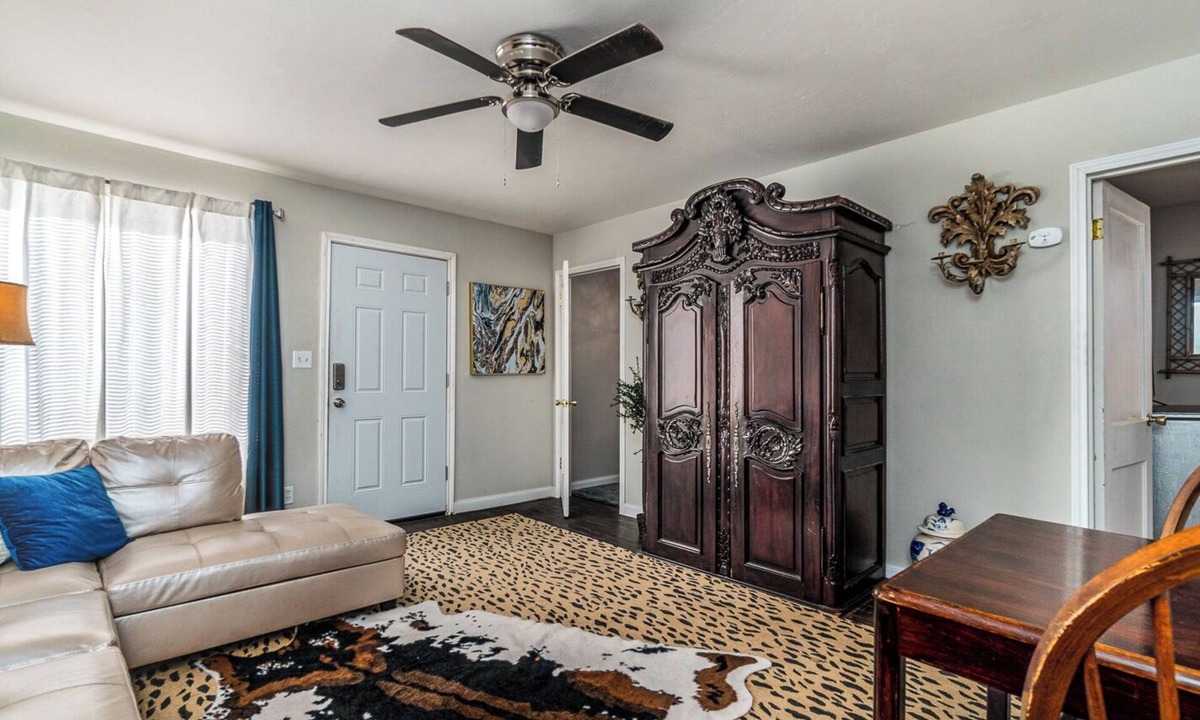 Borger House | 2 Bedroom furnished home in Borger TX, WiFi Included