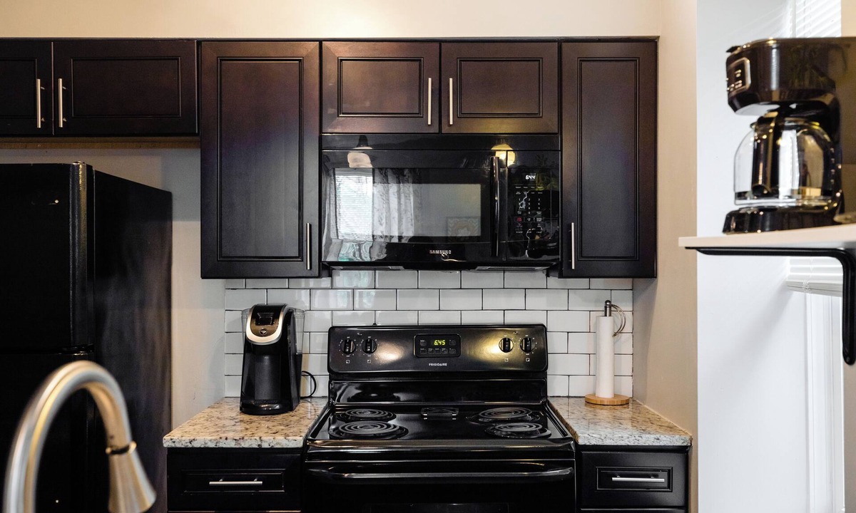 St. Louis Apartment | 2 Bedroom Getaway in Great Area