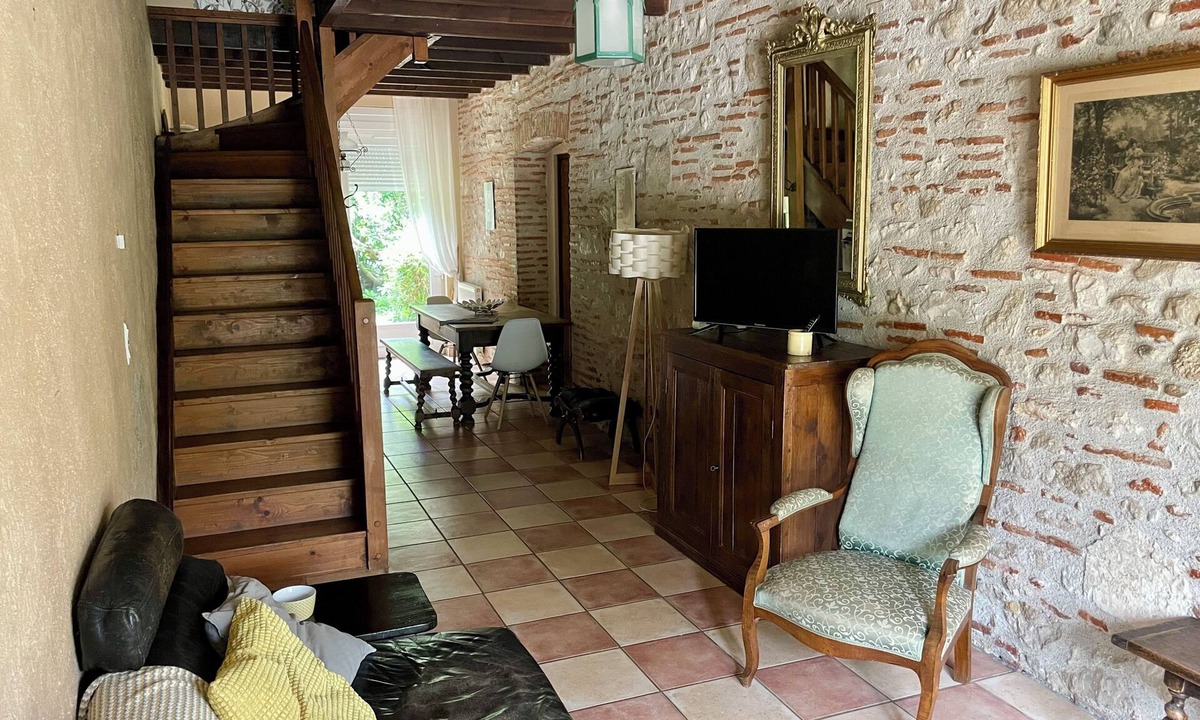 Villeneuve-sur-Lot House | 2-bedroom gite with swimming pool