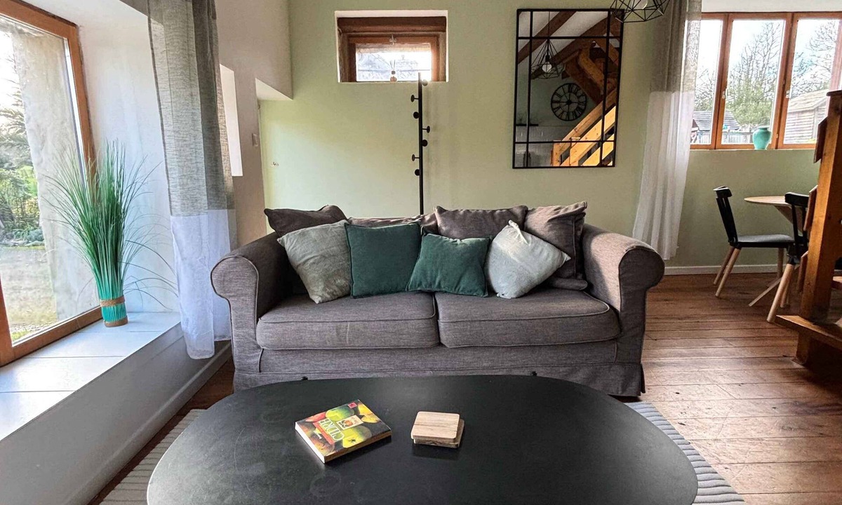 Henansal Cottage | 2 bedroom gite with heated covered pool