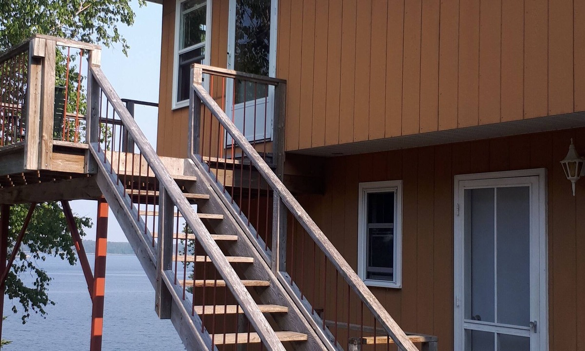 Keewatin House | 2 bedroom Guest Suite on the water