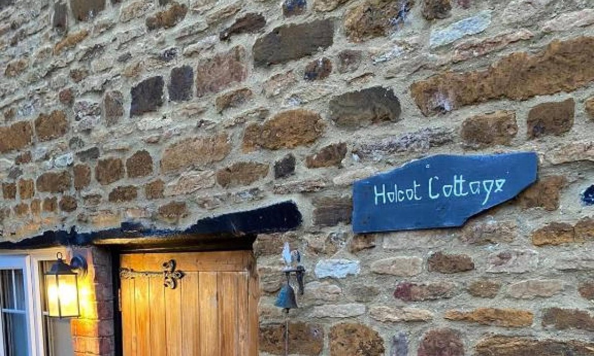 Holcot Villa | 2 Bedroom Holcot Cottage