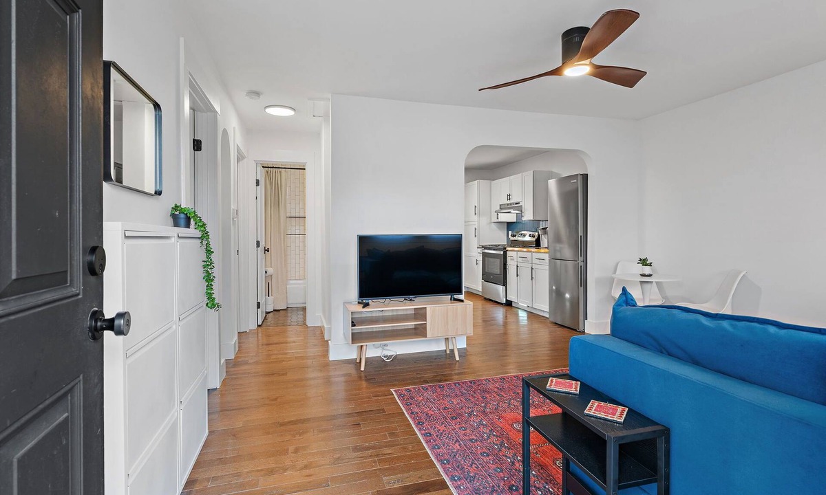 Nashville House | 2 Bedroom House Close to Downtown, Hospitals, and Universities