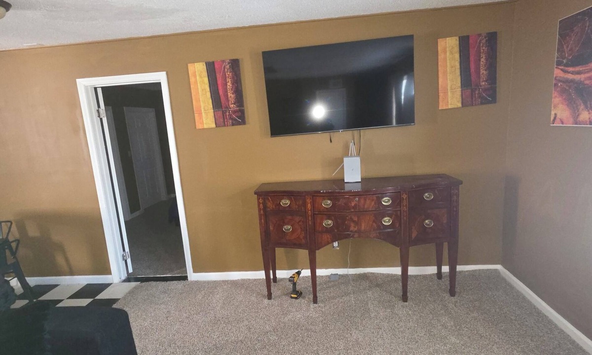 Grovetown House | 2-bedroom house in fabulous Grovetown with cool AC breeze,and heat.Cozy cottage