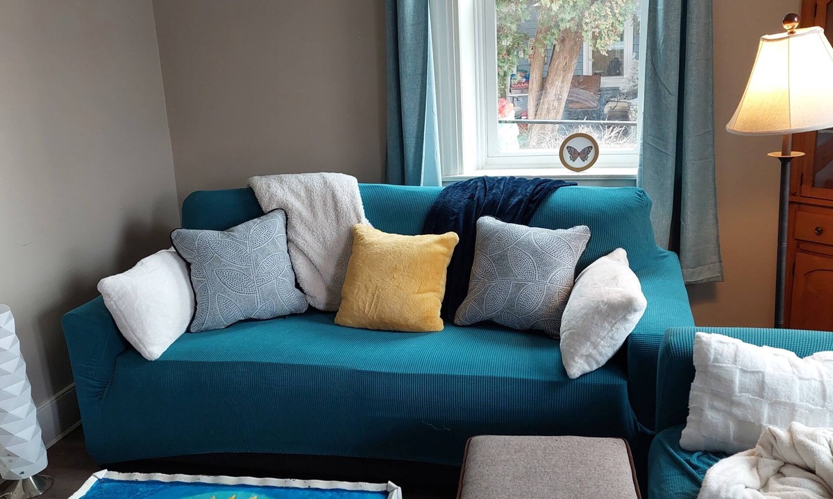 New Cumberland House | 2-bedroom house - bring the pets!