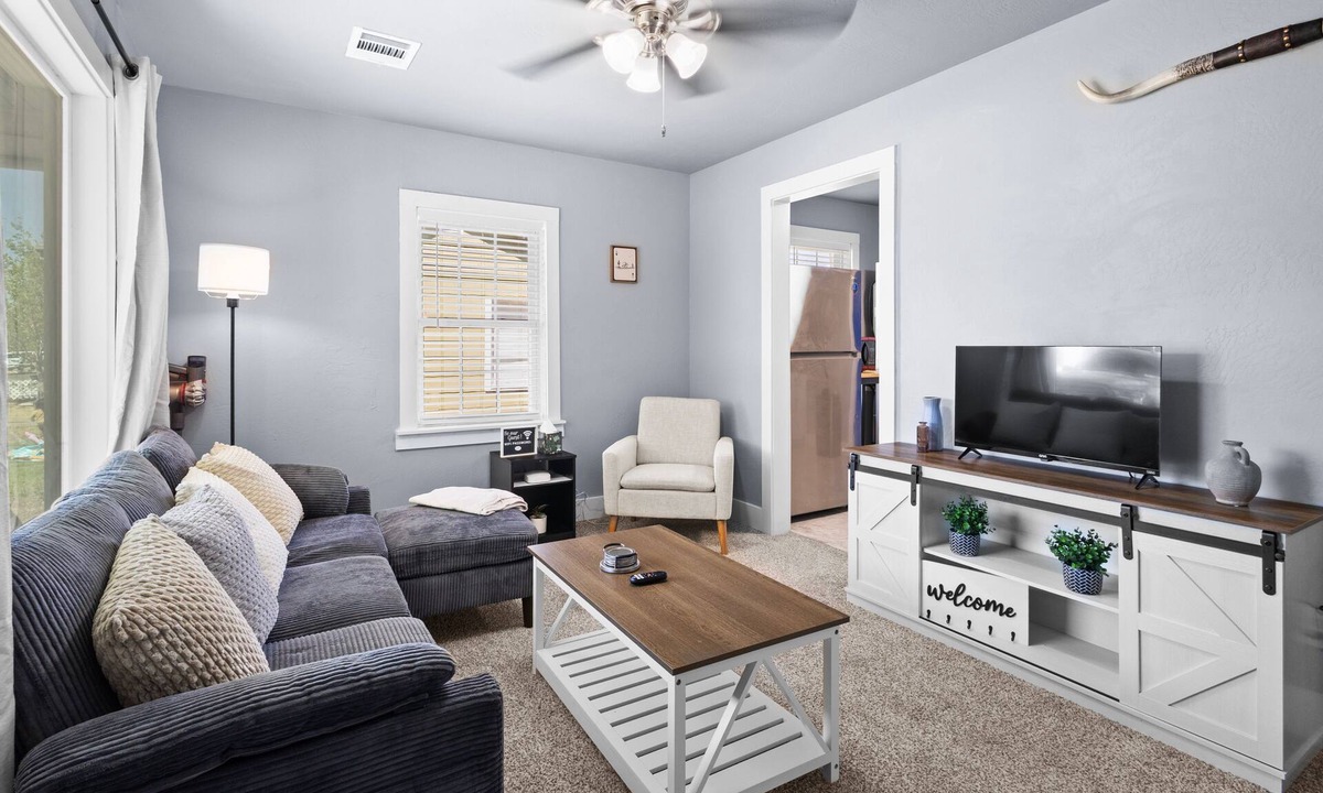 Amarillo House | 2 Bedroom House With Full Size Beds