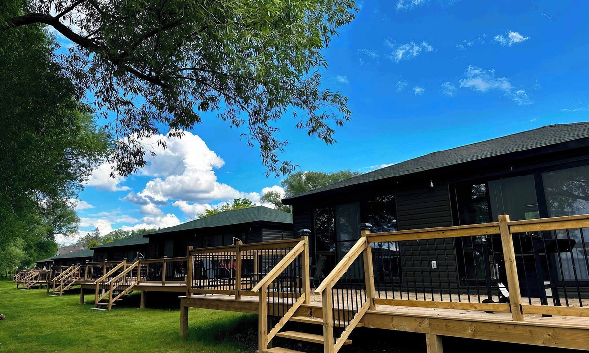 Harwood House | 2-bedroom Lake Front Cottage in Harwood, ON #1