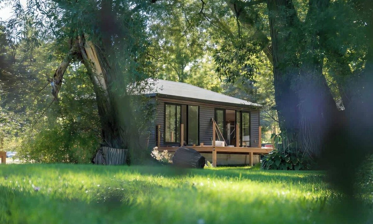 Harwood Cabin | 2-bedroom Lake Front Cottage in Harwood, ON #6