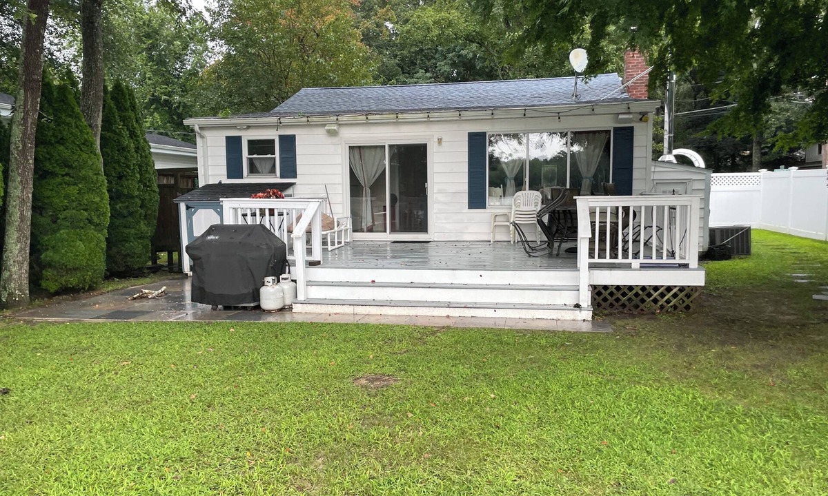 Ridge House | 2 bedroom lake front home ready for the Ryder Cup!