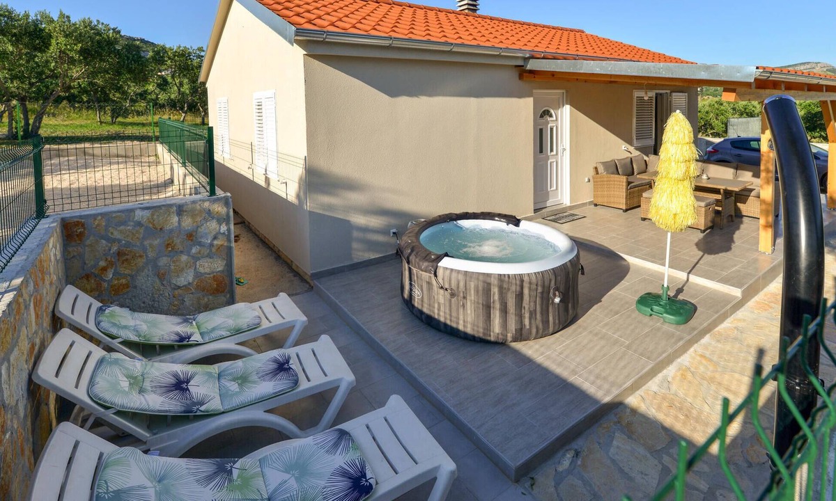 Lisane Ostrovicke House | 2 bedroom lovely home in Lisane Ostrovicke