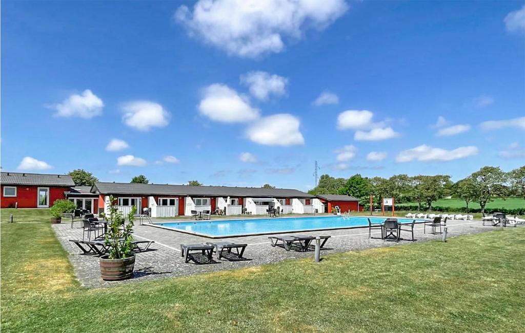 Akirkeby Apartment | 2 Bedroom Lovely Apartment In Aakirkeby