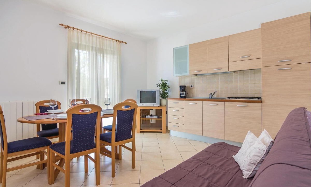 Vrvari Apartment | 2 bedroom lovely apartment in Porec