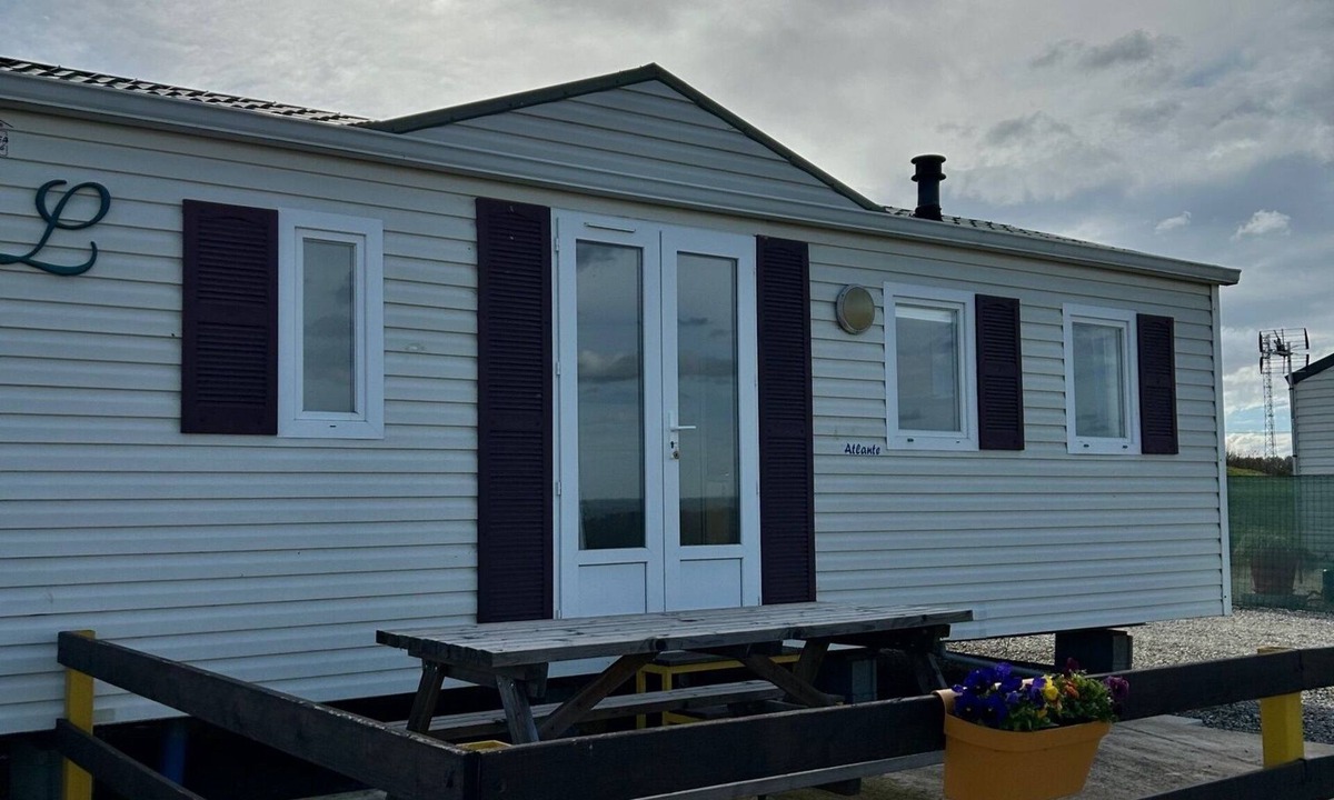 Grazac House | 2 Bedroom Mobile Home in Grazac