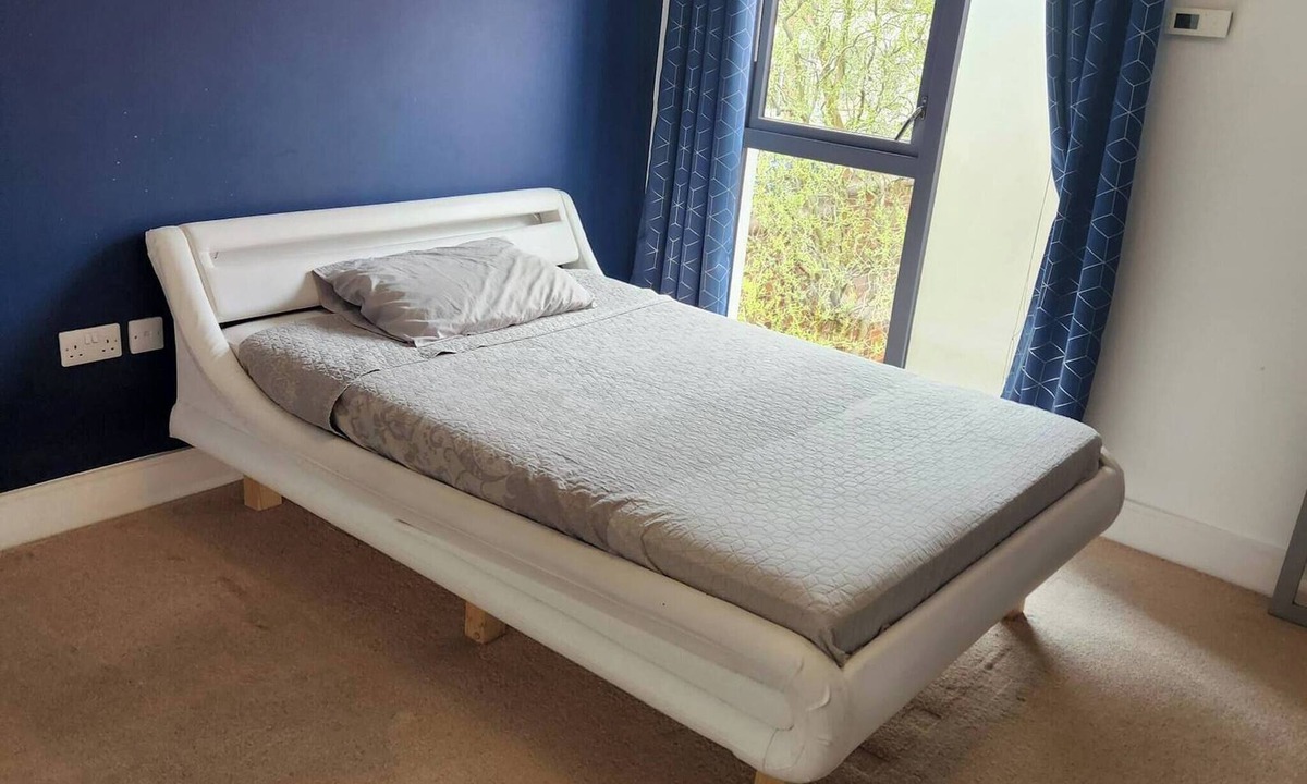 Oadby House | 2 Bedroom Modern House