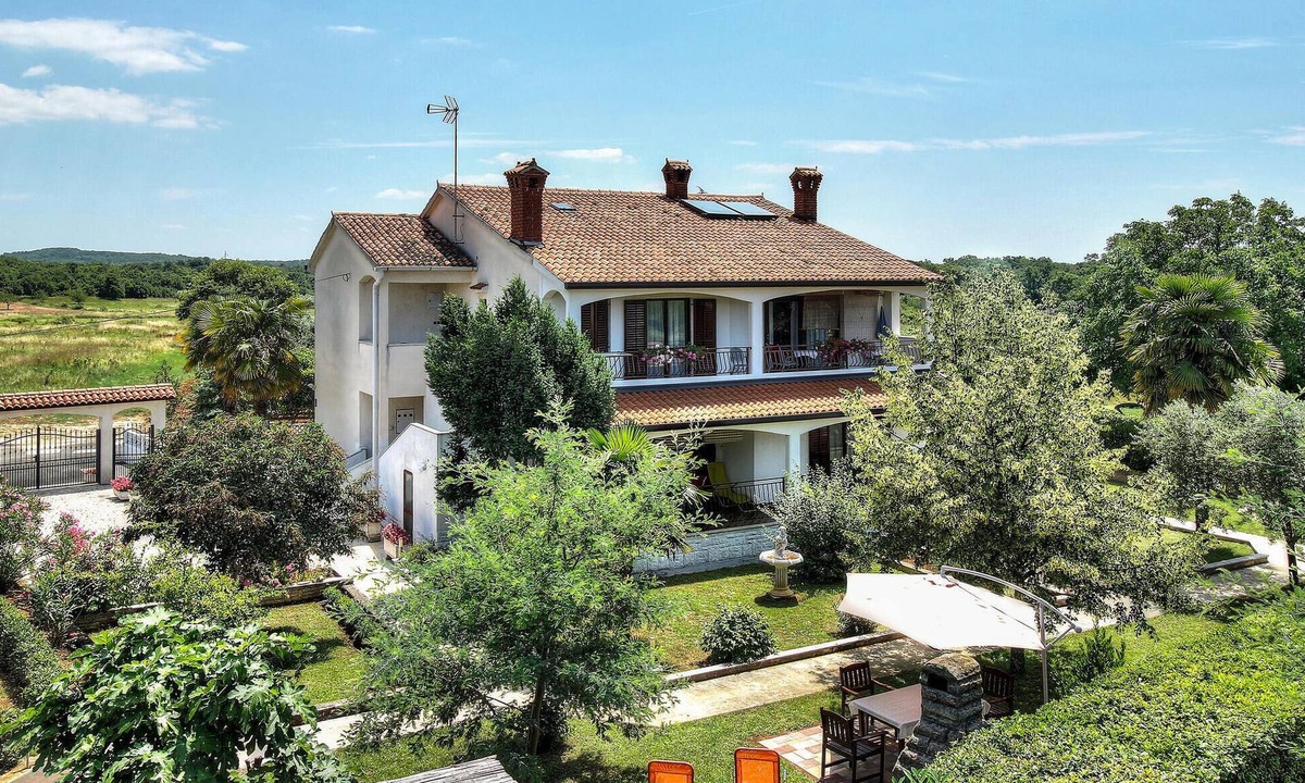 Mugeba Apartment | 2 bedroom nice apartment in Porec