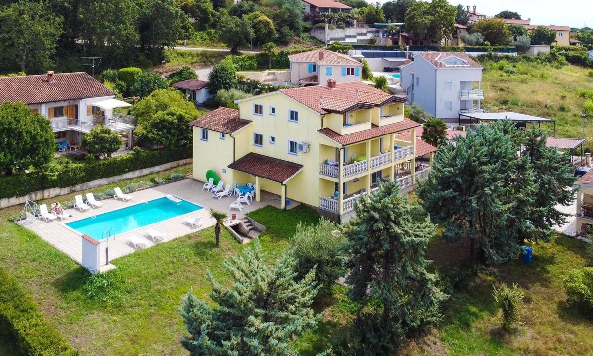 Mugeba Apartment | 2 bedroom nice apartment in Porec