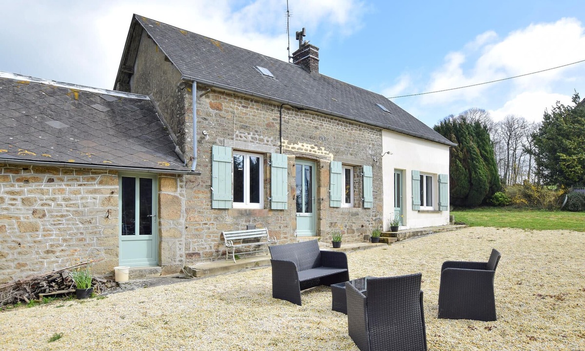Saint-Simeon House | 2 bedroom nice home in Passais-Villages