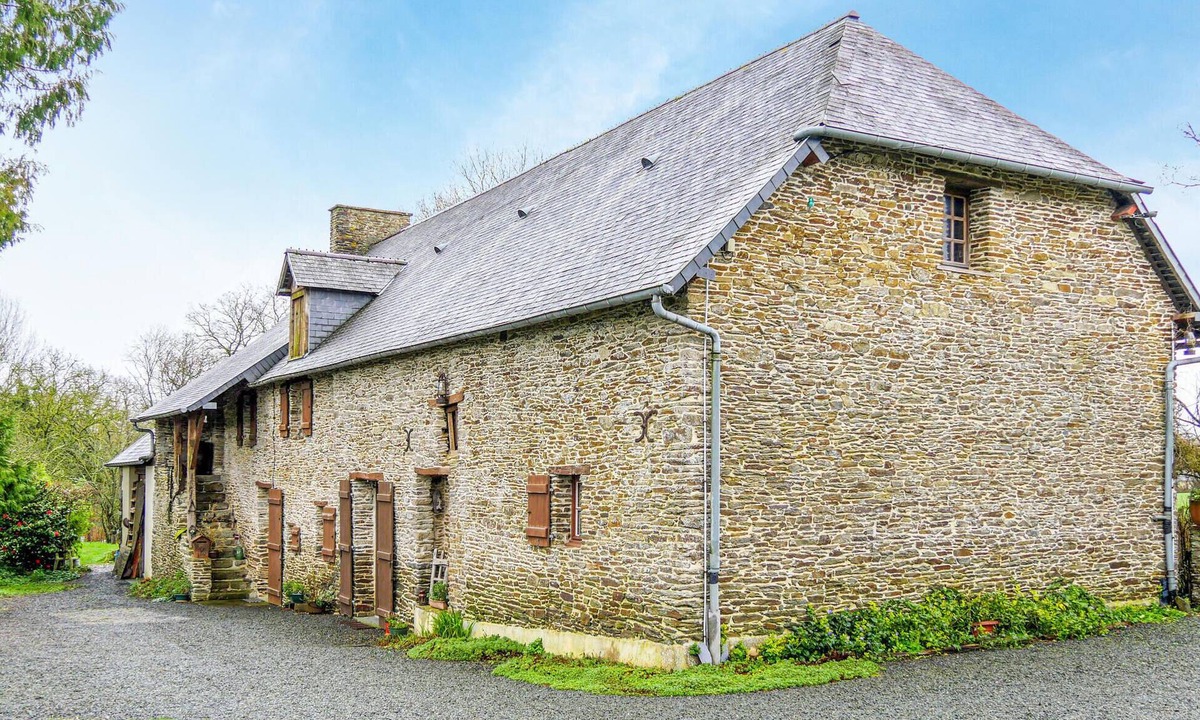 Bourgvallees House | 2 bedroom nice home in BOURGVALLEES