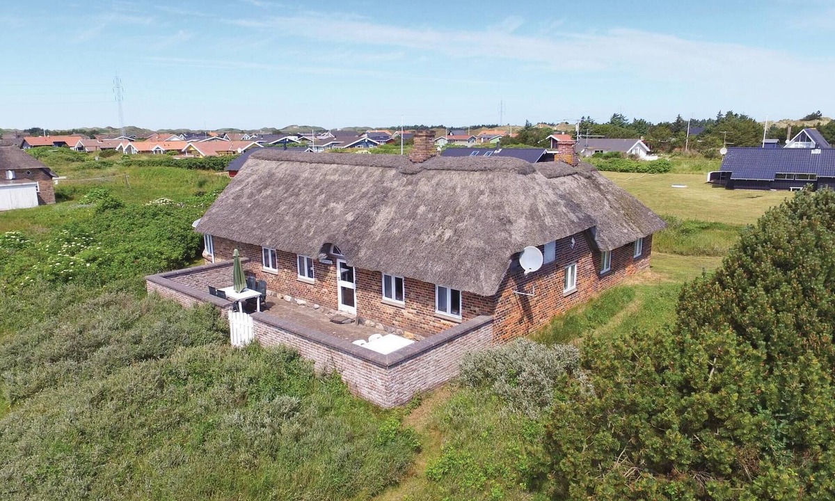 Nørre Lyngvig House | 2 bedroom nice home in Hvide Sande