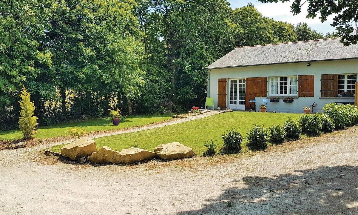 Locronan House | 2 bedroom nice home in Locronan