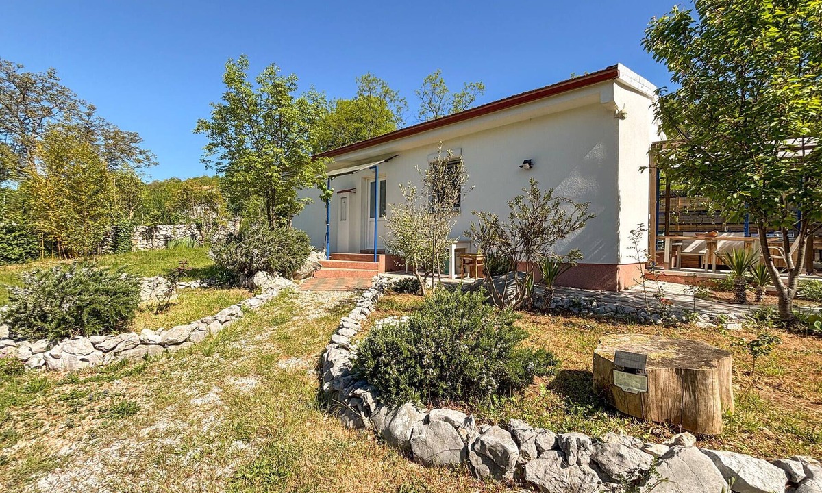 Podhum House | 2 bedroom nice home in Drazice